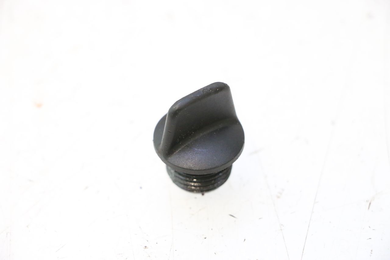 ENGINE OIL CAP - DERBI SENDA 50 (2003 - 2005)