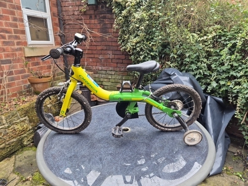 Orbea Grow Kids Bike Yellow/Green with training wheels
