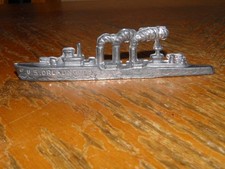 VINTAGE LEAD U.S. DREADNOUGHT SHIP TOY INTERESTING PIECE TAKE A LOOK NICE SHAPE