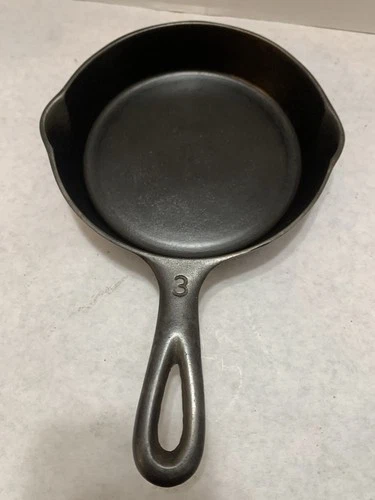 Wagner Ware Cast Iron Pie Logo #3 Smooth Bottom Skillet