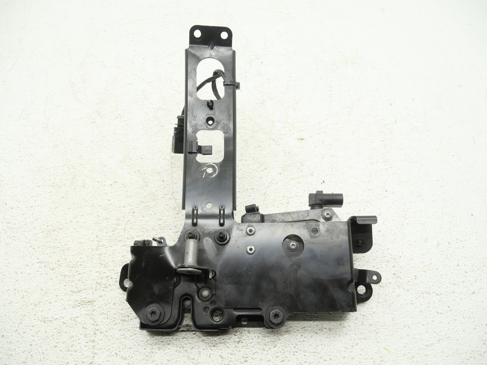 Audi R8 Spyder 2017-2023 Hood lock bracket P/N 4S0805532B