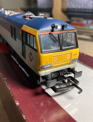 HORNBY R289 BR Railfreight Distribution Clase 92 Eléctrico Locomotoras