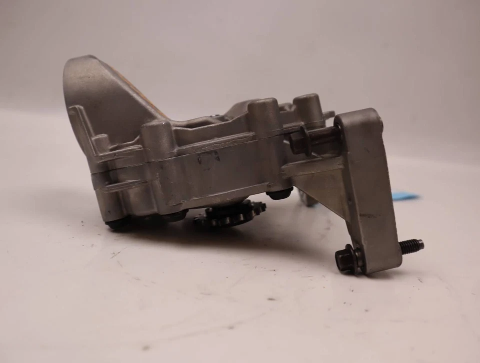 Pompe a huile occasion CITROEN C3 III Phase 2 - 1.2i PureTech 110ch - - Photo 2/4