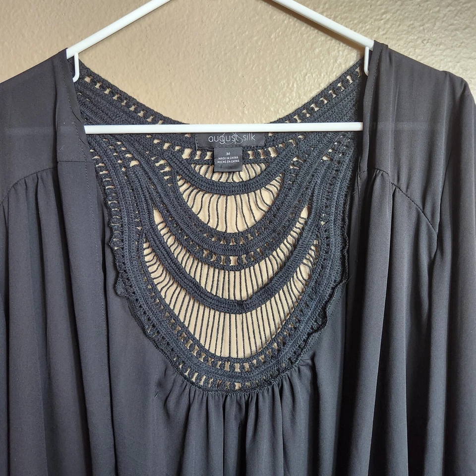 Jaqueta de chiffon preta feminina August Silk com incrustação de crochê e borlas - Tamanho M - Imagem 2 de 4