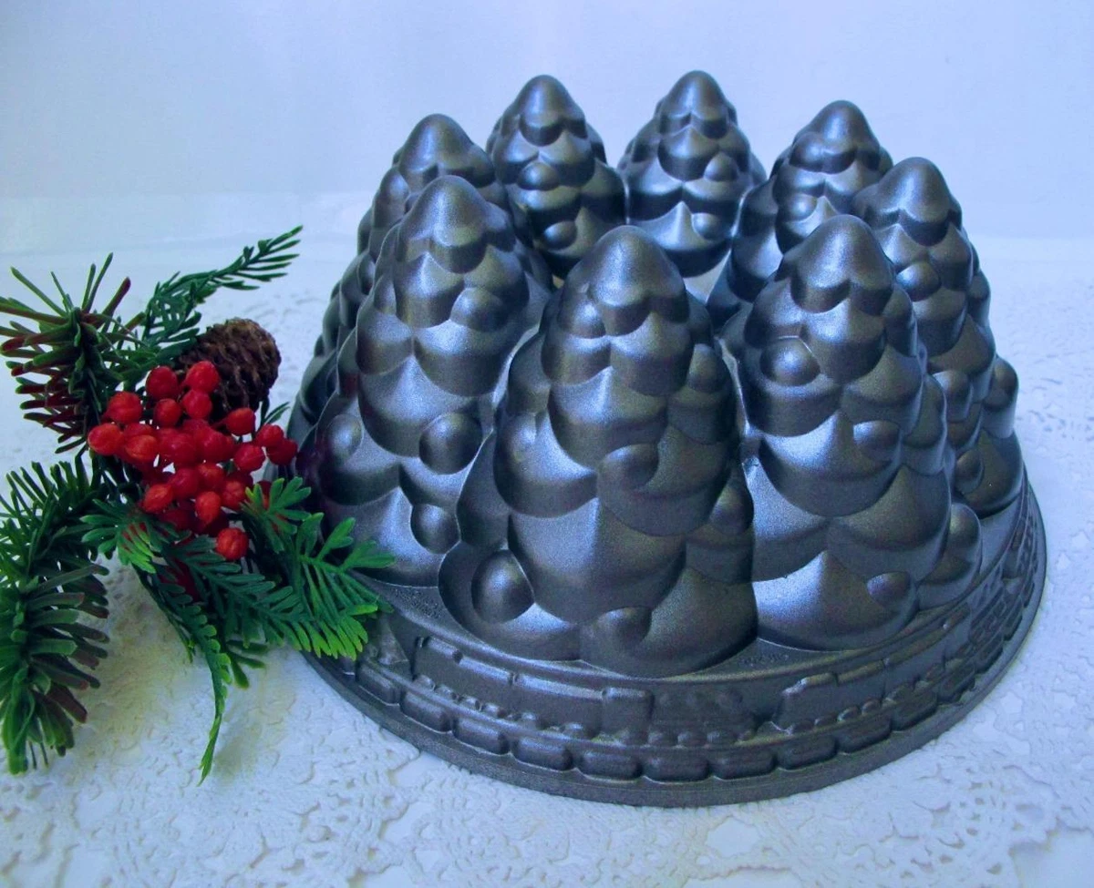 Nordic Ware Christmas Holiday Tree Bundt Cake Pan Mold Non StickTrain Rim  10 cup