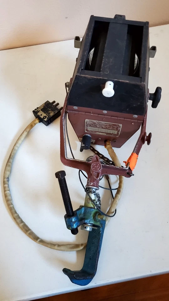 MOLE RICHARDSON TYPE 2831 MOLEQUARTZ BABY-BABY SOLARSHOT STAGE LIGHT - Image 3 of 4