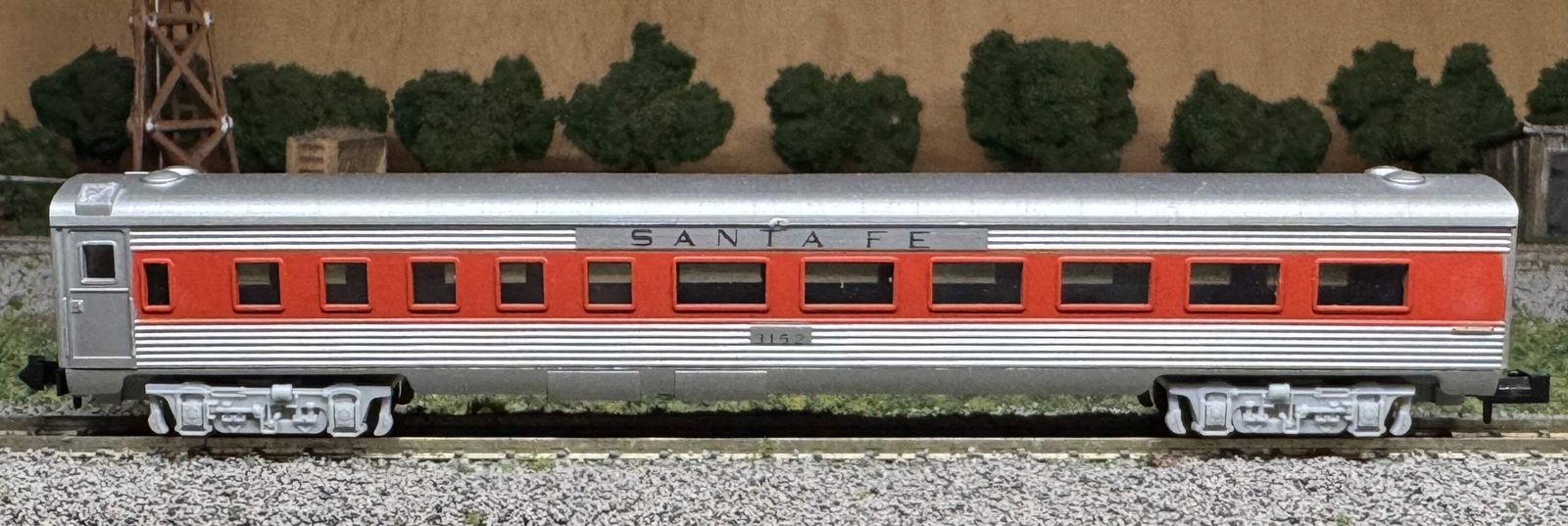 N Scale - Trix Santa Fe Streamlined Passenger Car #3152 N11777