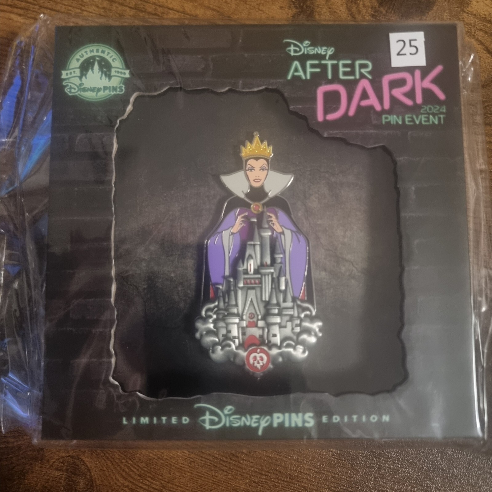 Disney After Dark Villain Castle Takeover Evil Queen Jumbo Pin LE500 Snow White