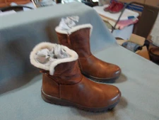 Rollda Women's Winter Ankle Boots fur line- Size 6 anti slip- NIB