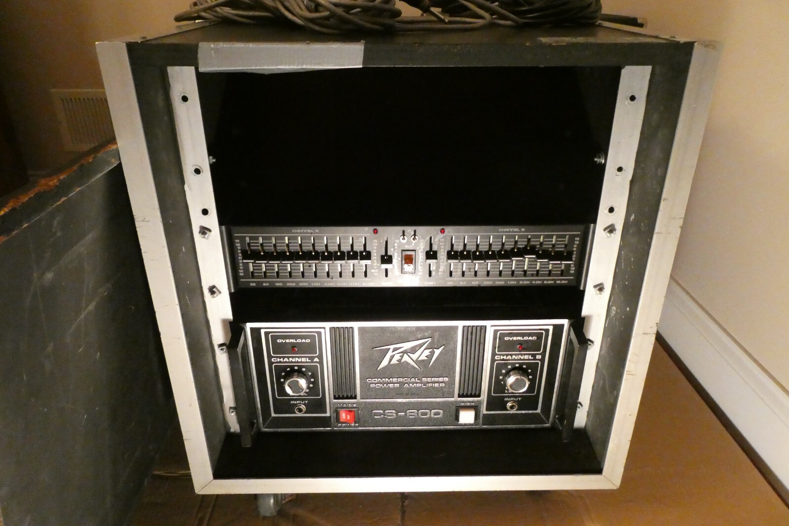 Vintage PA2 Sunn Model 6 15"+horn speakers;Peavey CS800 PowerAmp