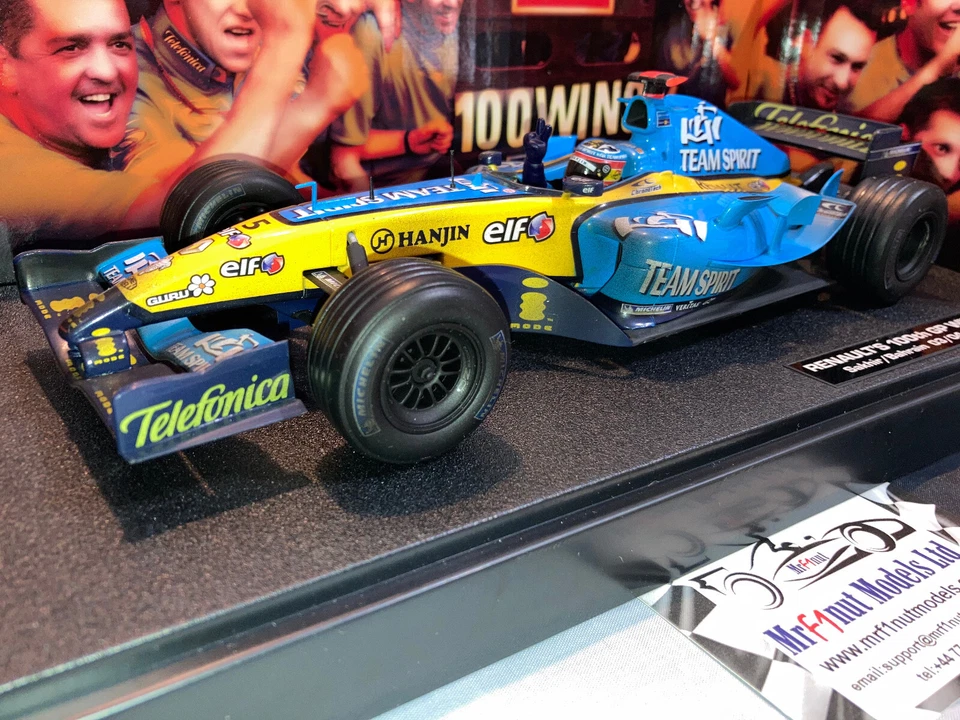 1:18 Hotwheels G9752 Fernando Alonso Renault R25 #5 100th Gp Win Bahrain 2005 - Imagen 2 de 4