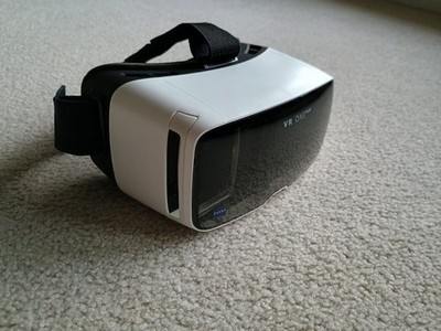 VR One Plus, Zeiss. Virtual Reality Headset Compatible With Smartphones