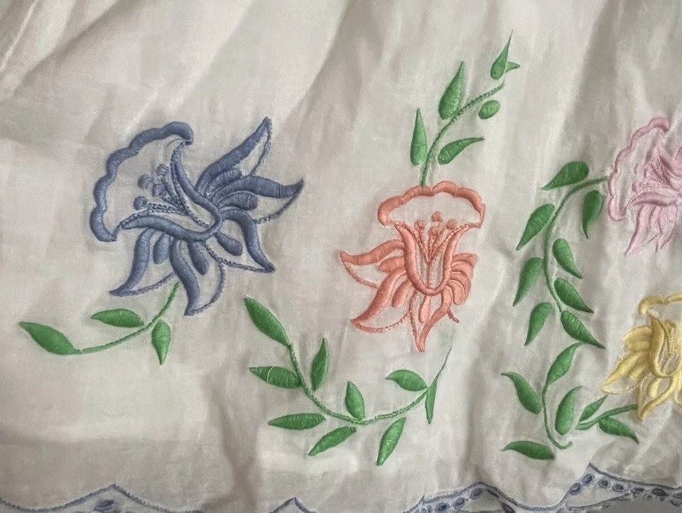 Sweetees Skirt White Colorful Floral Embroidery Soft Alone Cotton Blend Vtg Sz M - Image 3 of 4