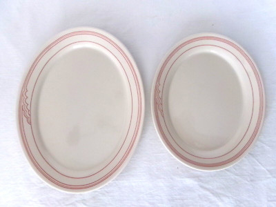 2 Corning COMCOR Corelle CUMULUS Sandstone Red Trim OVAL PLATES PLATTERS 2 Sizes