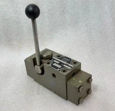 MacGREGOR HYDRANOR 1STB44112C4B DIRECTIONAL CONTROL VALVE