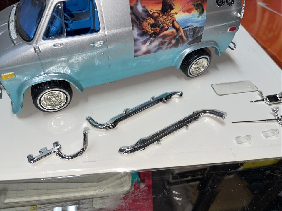 Revell 70's Chevy Custom Van Model Kit Vintage 1976 Van Built & Painted ...
