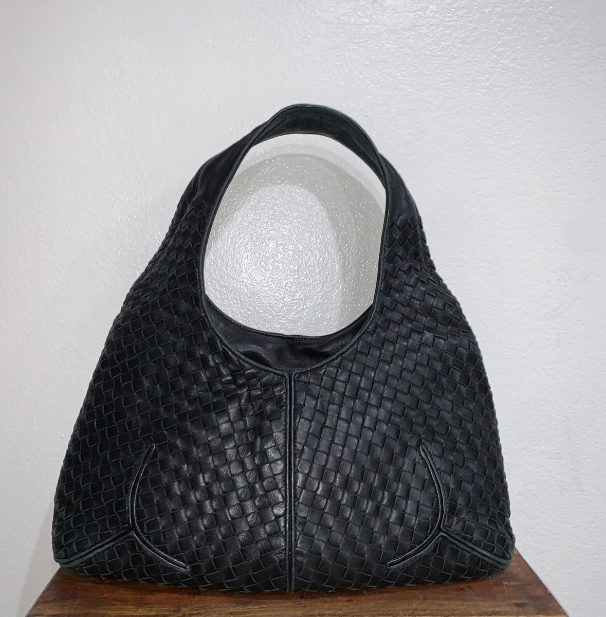 Vintage Bottega Veneta Intrecciato Woven Black Leather Hobo Vintage Bottega Veneta Intrecciato Woven Black Leather Hobo
