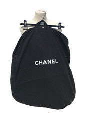 Housse à vêtements CHANEL neuve pour jupe, robe, haut etc...+ cintre offert