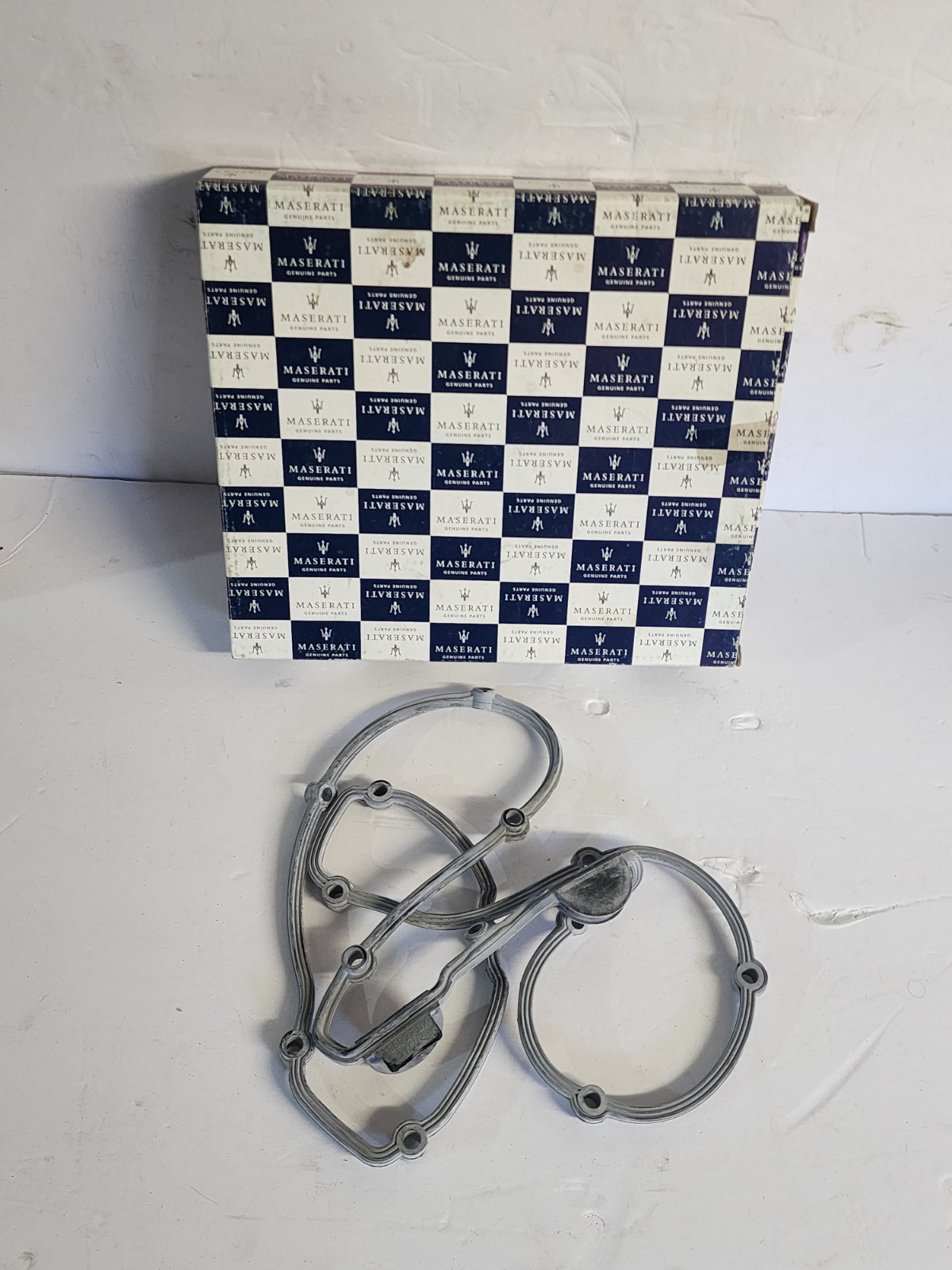 2003-2007 OEM Maserati 4200 Quattroporte RH Right Head Cover Gasket 000198927