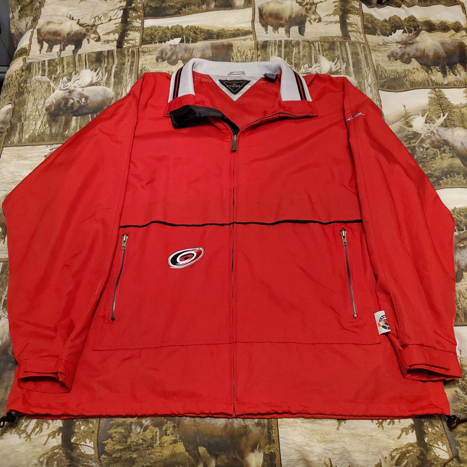 Rival VTG Old School Carolina Hurricanes NHL Center Ice Hockey Jacket Red 2XL