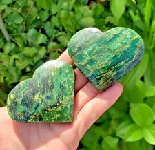 2in+ Natural Emerald Crystal Heart Carving Mineral Specimen Healing Home Decor