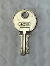 Vintage Excelsior #4250 Key-Luggage Steamer Trunk, Suitcase, Briefcase...NEW