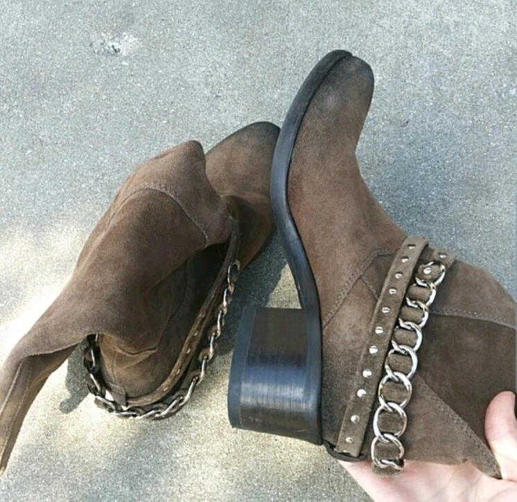 Botas Vic Matie Marrón Gamuza Media Pantorrilla Con Cadena Plateada 38.5 Foto 2 de 4