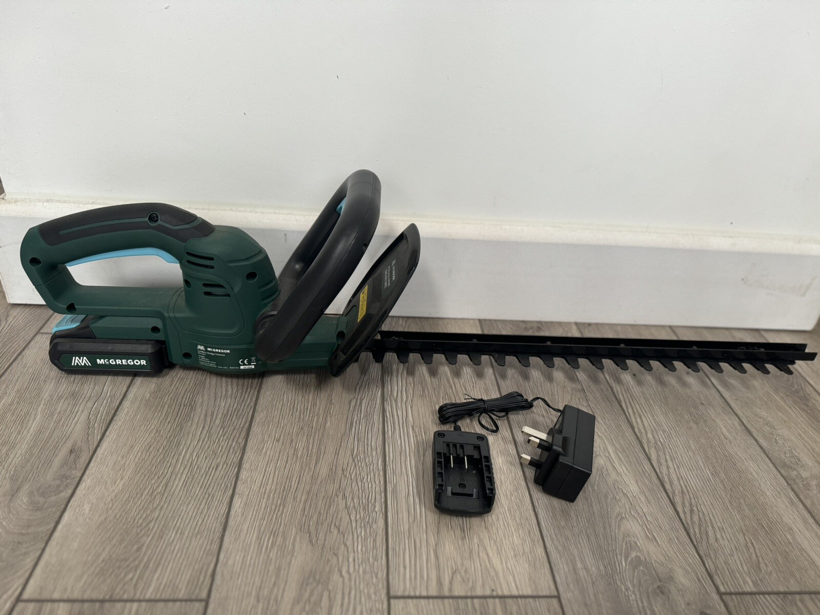 McGregor 18v Liion Cordless Hedge Trimmer MCH1845 With Battery and Charger eBay