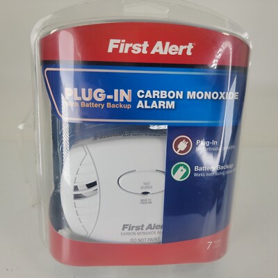 First Alert Plug-In Carbon Monoxide Alarm With Battery Backup C0605