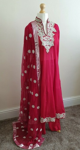 Women clothes Eid/party wear suit Largesize. Embroidereddresswithstoneswork - Picture 3 of 11