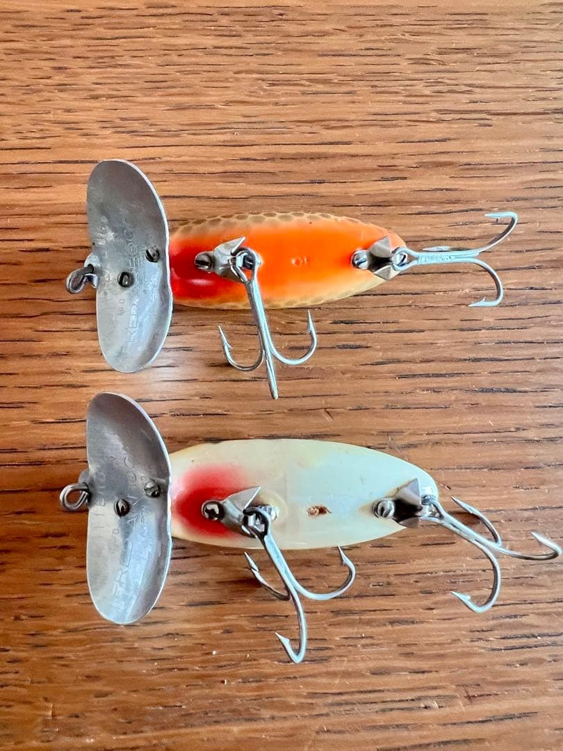 Fred Arbogast Jitterbug Set of 2 Topwater Lures Plastic Vintage 1990s Used - Image 4