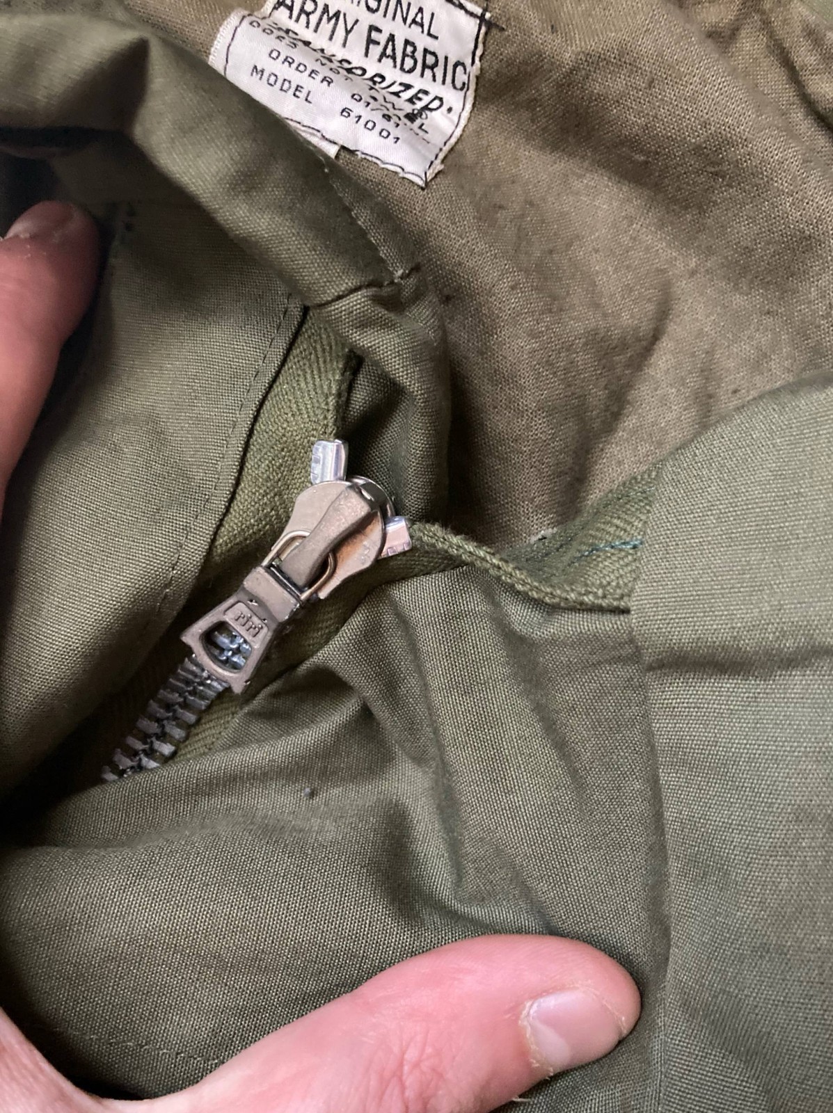 Vintage cotton 1960s army khaki parka jacket riri zip size XL - second product detail image