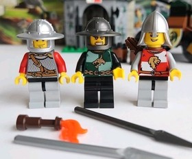 LEGO Castle Kingdoms Set 7948 Outpost Attack 100% Complete w/Box & Instructions