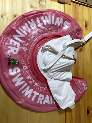 Freds Swimtrainer Classic Rot   gebrauchte Schwimmhilfe   verblichen, aber dicht