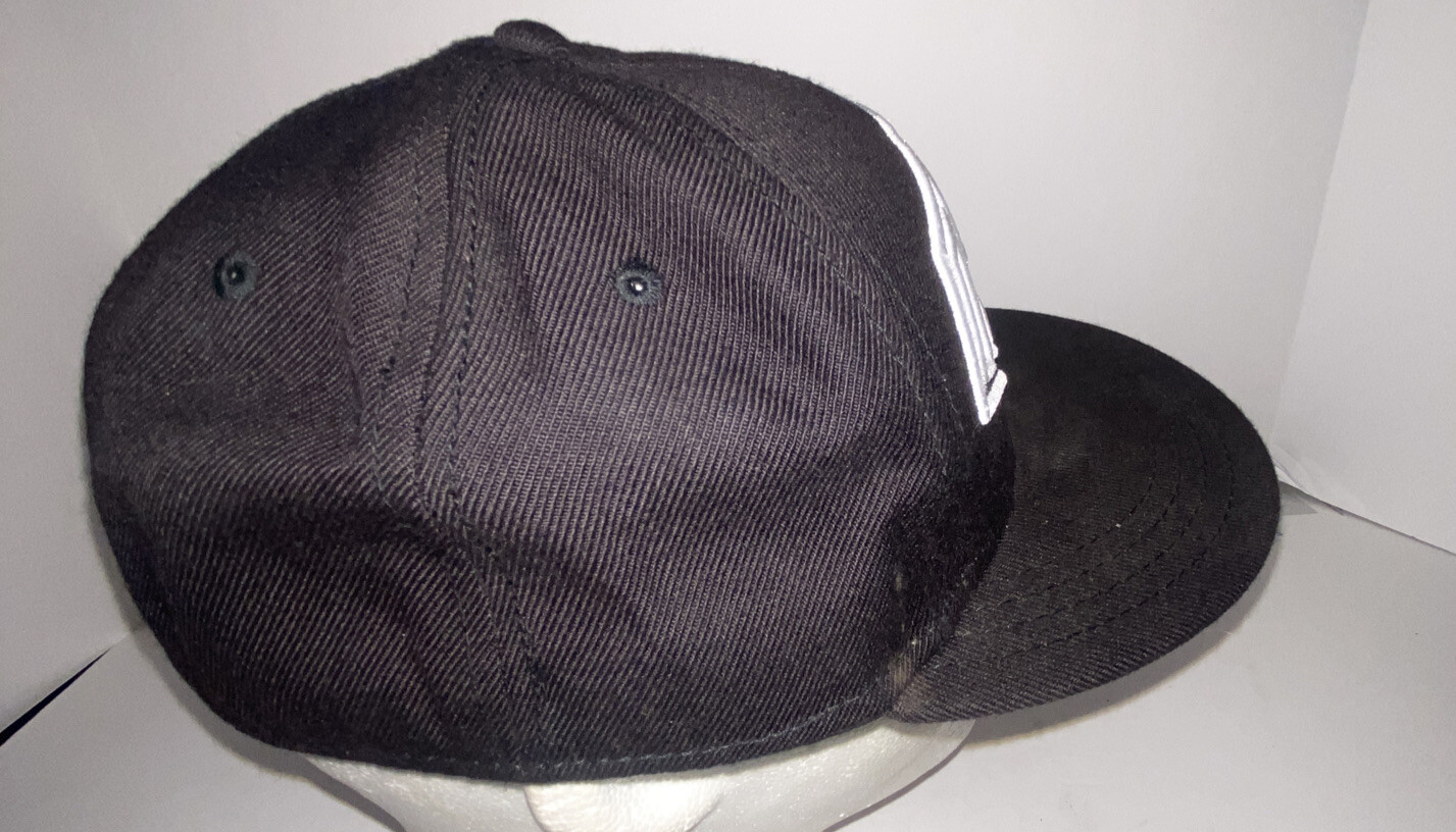 Superman DC Comics Fitted Baseball Cap Black S/M - image 4