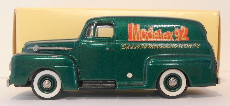 Miniature Brooklin SB 1/43 - Ford F1 Panel Delivery 1952 - Modelex 1992 N°42