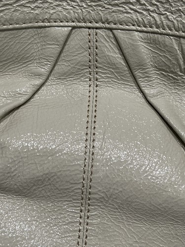 Hobo International Patent Leather handbag EUC Ivory - Picture 4 of 23