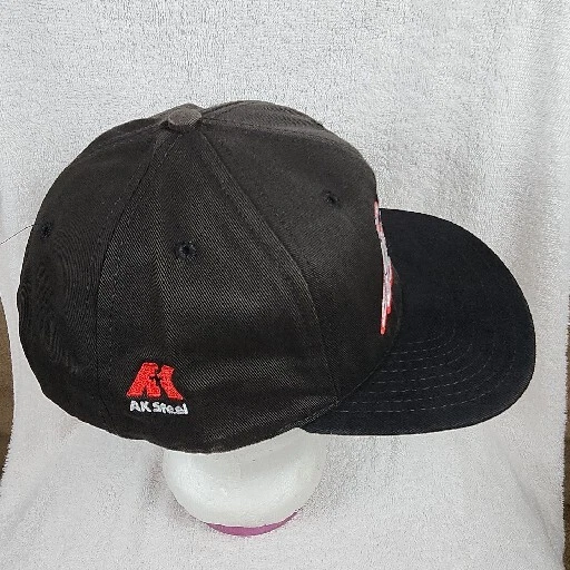 Gorra de Colección AK Steel The Rock Negra Snapback Deletrear Logo Hecha en EE. UU. Años 90  Foto 4 de 4