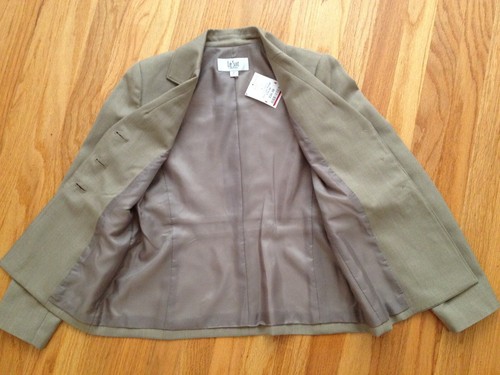 le suit skirt suit - size 2P - new! - Picture 4 of 9