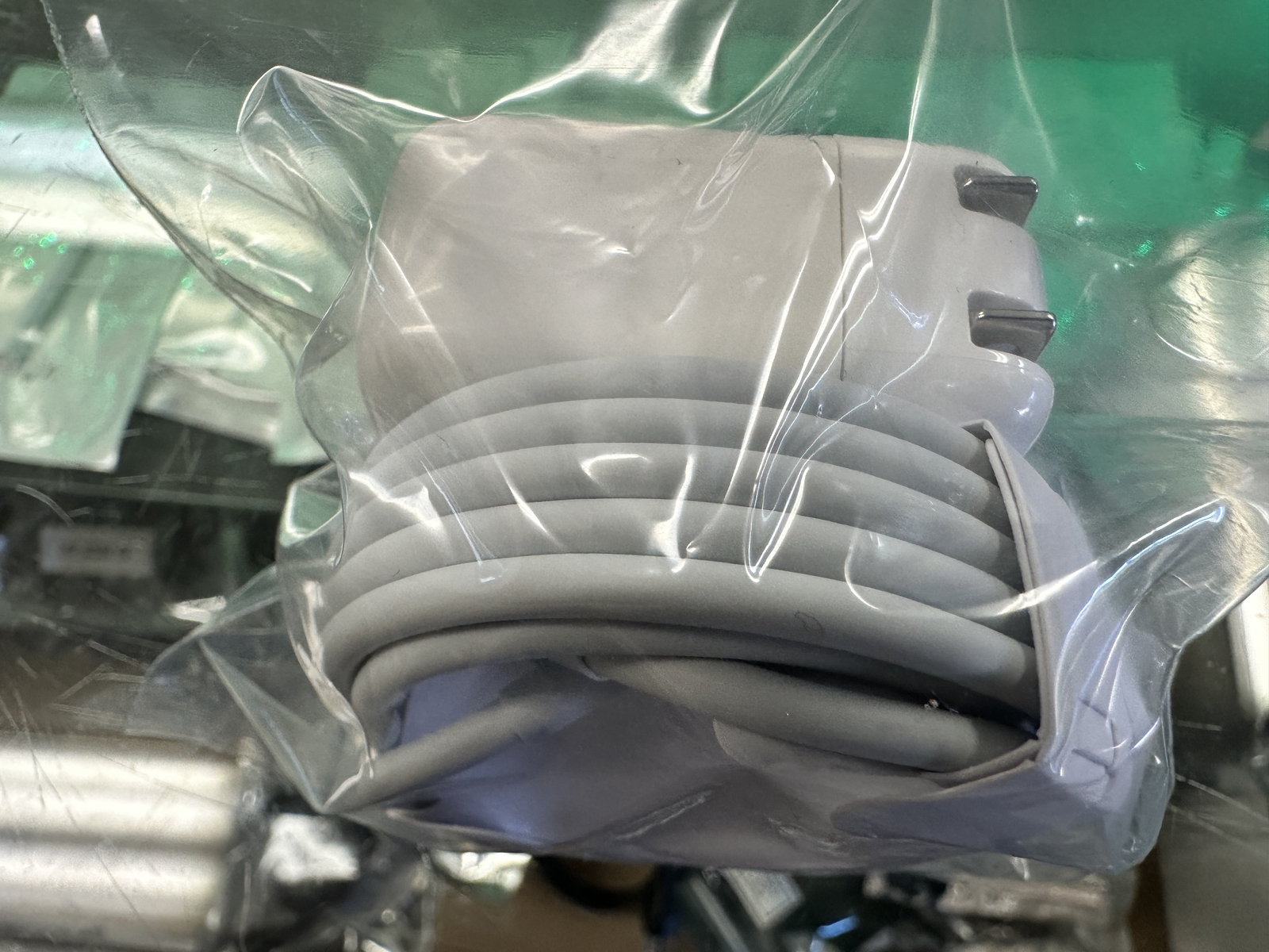Genuine Apple 29W USB-C Power Adapter W/ Bonus 2 Meter Cable A1540