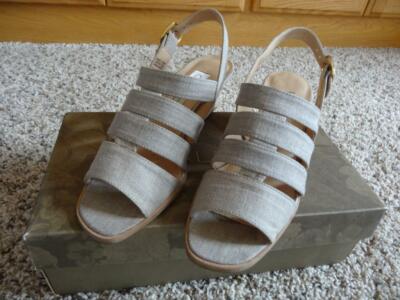 Candie's | Wooden Platform White Leather Sandal | White leather sandals, Leather sandals, White 