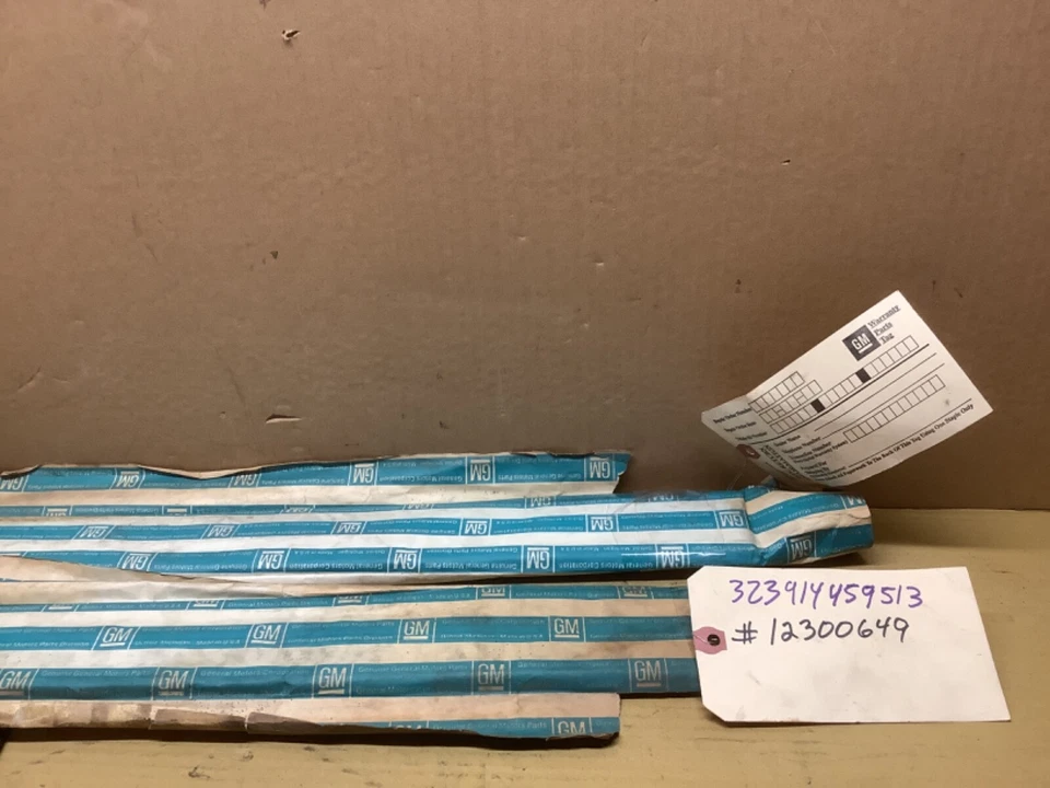 Новый из старых запасов оригинальный молдинг для кузова кузова GM 1982 1983 Chevrolet S10, длина 21 3/4 дюйма 12300649 - Изображение 4 из 4