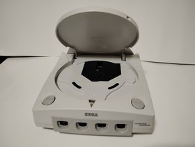 Sega Dreamcast Video Game Console w/ Working Controller + 2 Games NO POWER CORD