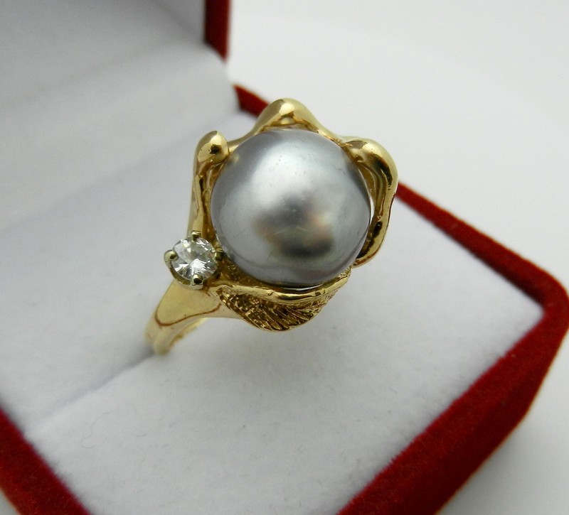 Vintage Solid 14k Yellow Gold Baroque PEARL & Diamond RING 7.6 gr size 6