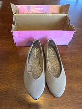 NIB Skechers 9 Women's Cleo Ballet Flat taupe shoes comfort air cooled Memory F