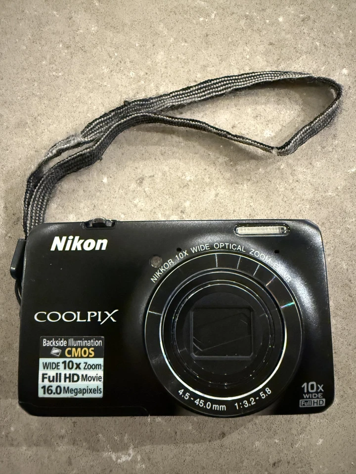 Nikon COOLPIX S6300, photo 2 of 5