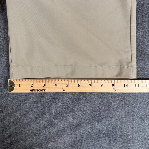 Travis Mathew Golfshorts Herren 32 khaki 10" Performance Stretch flache Vorderseite - Bild 5 von 14