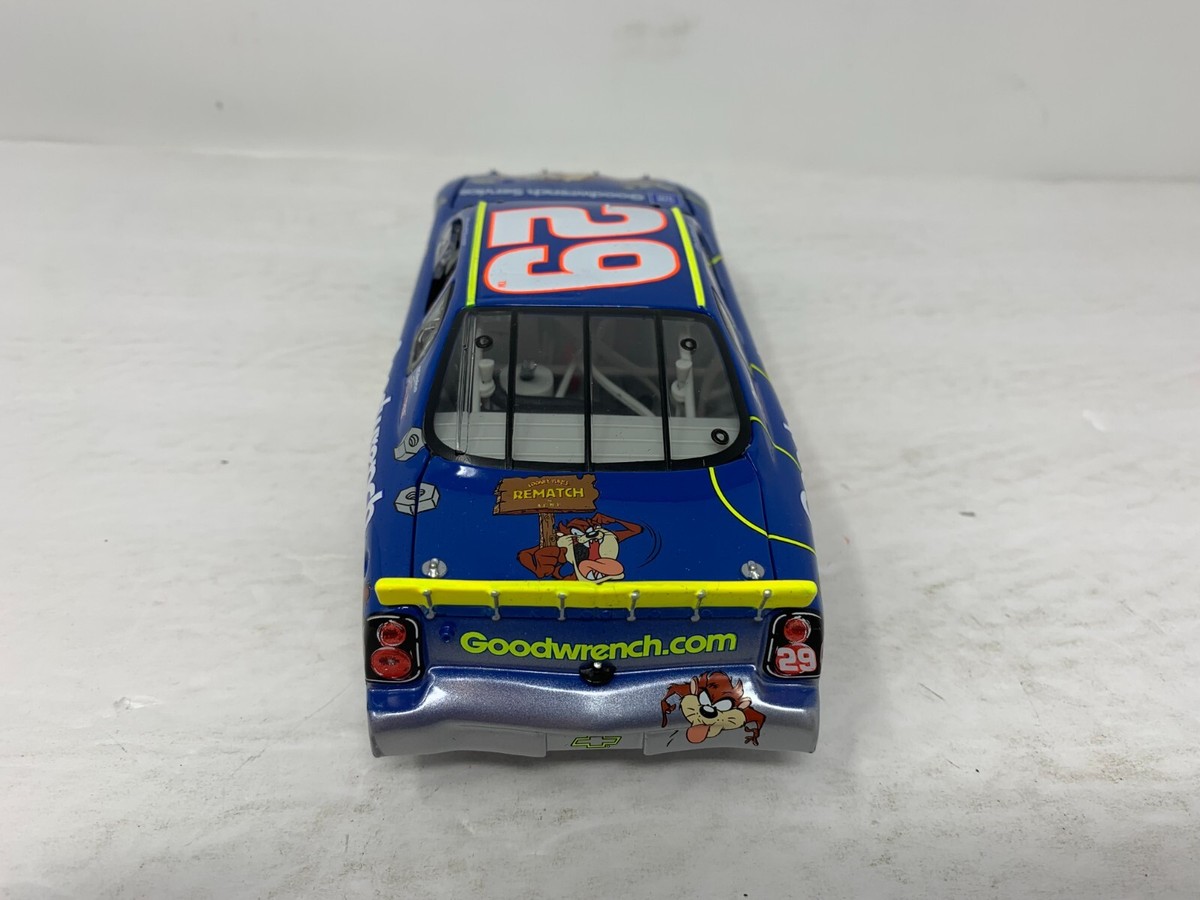ルーニーテューンズNASCAR公認 1/24scale❸ Action Nascar #29 Kevin Harvick Looney Tunes White Gold GM