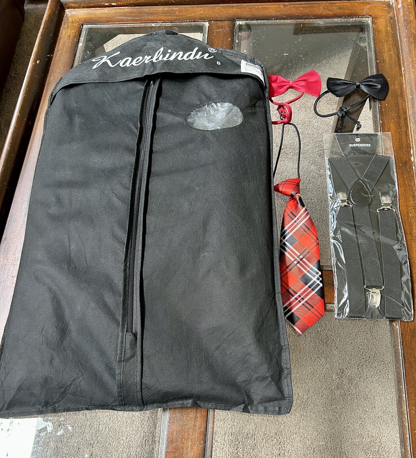 New with tags boys 4 piece suit (Boys size 8-10?)