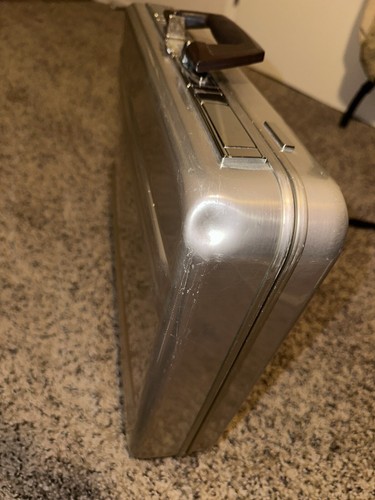 zero halliburton aluminum briefcase (Combination Works) - Picture 5 of 7